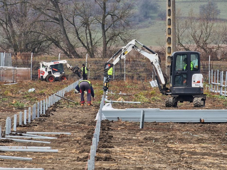 Inchirieri utilaje, bobcat, buldoexcavator, excavator buldo demolari