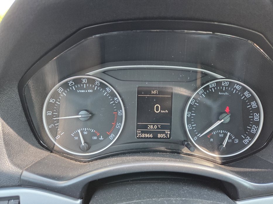Vând Skoda Octavia 2   1.6 TDi CAYC