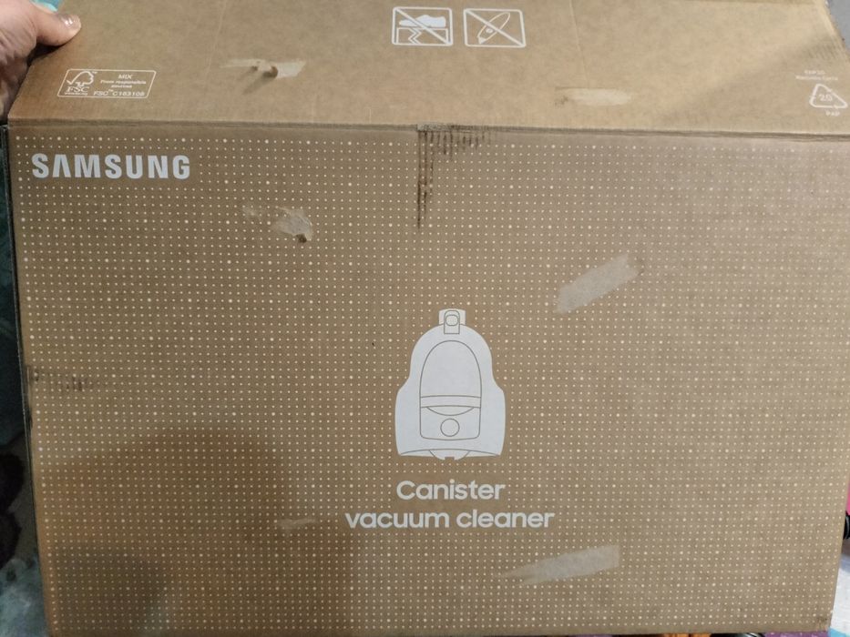 Новый пылесос с каробкой