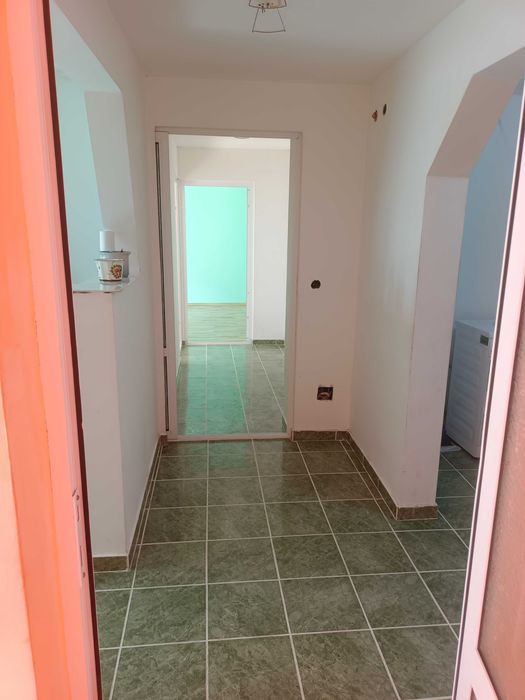 Închiriez apartament