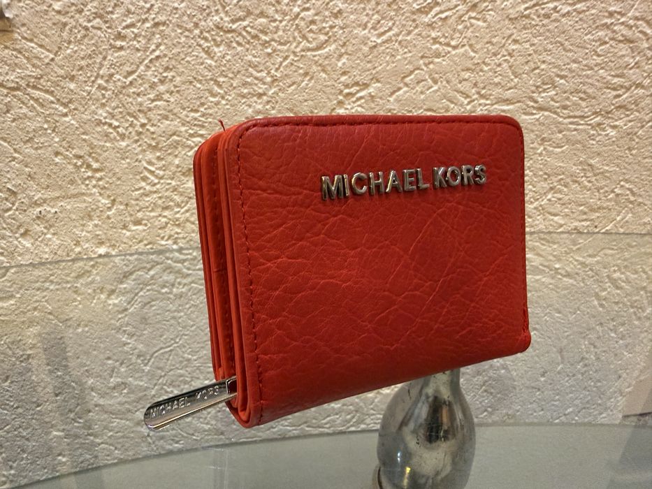 Дамско портмоне “Michael Kors”