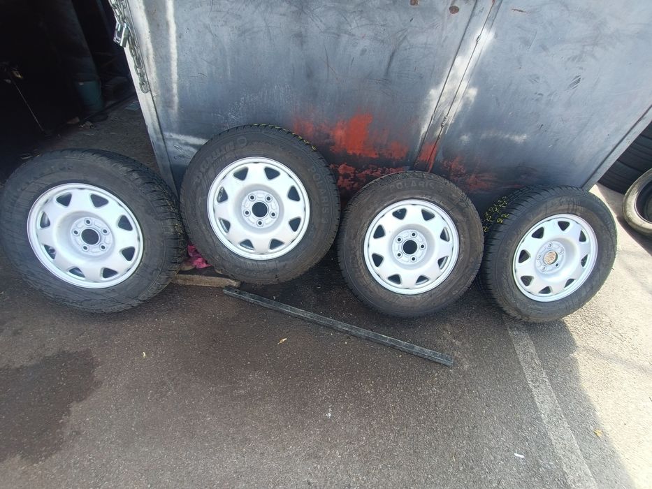 ЖЕЛ.ДЖ с гуми 205/70/15 Barum