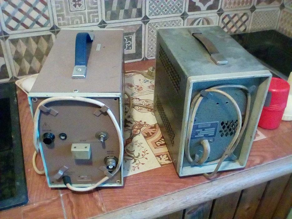 Продава два осцилографа