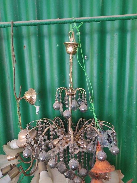 Продам люстру есть несколько вариантов