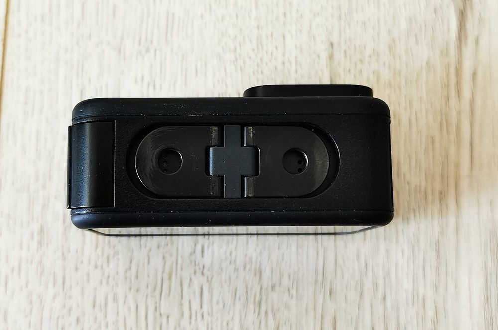 Vand GoPro 10 cu 4 baterii si accesorii