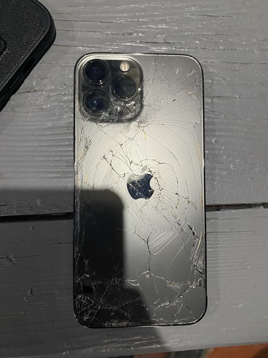 Продам айфон 13 про макс