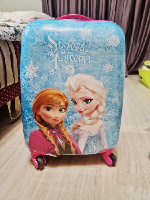 Продам б/у детский чемодан