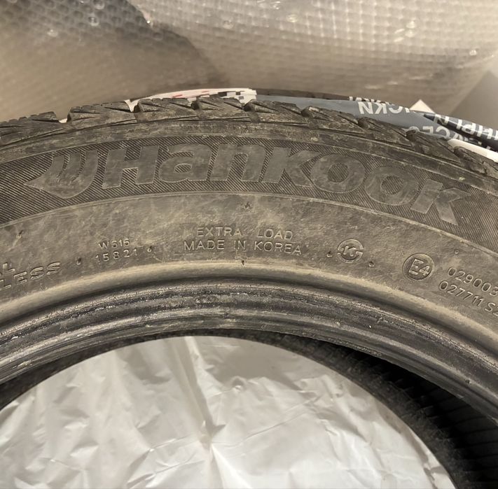 Hankook 215/55/17 зимние шины комплект