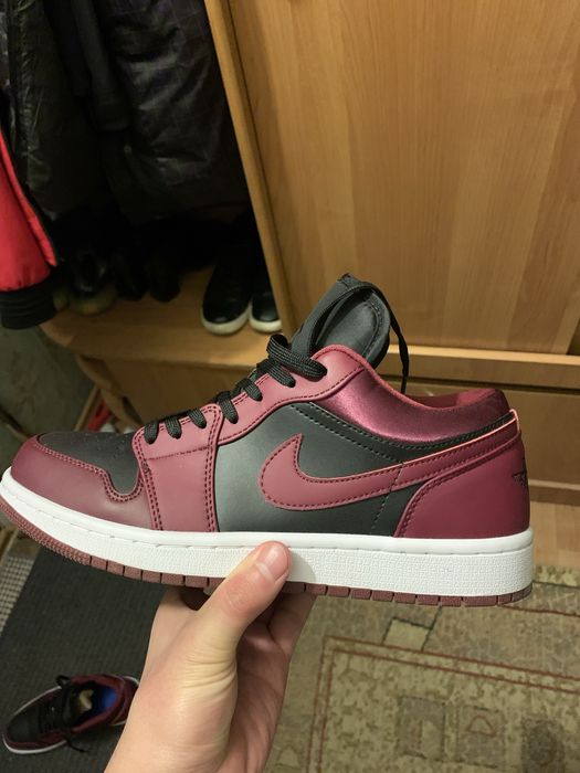 Продаю кроссовки air jordan low