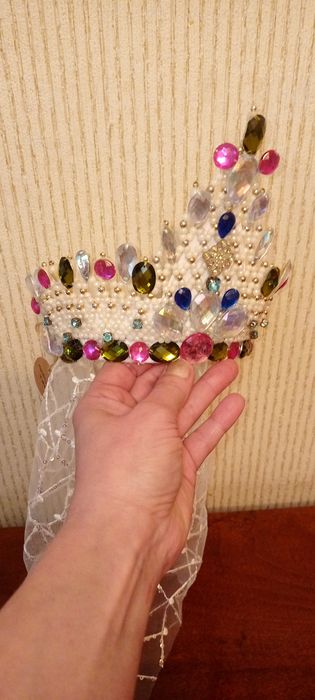 Корона ручной работы