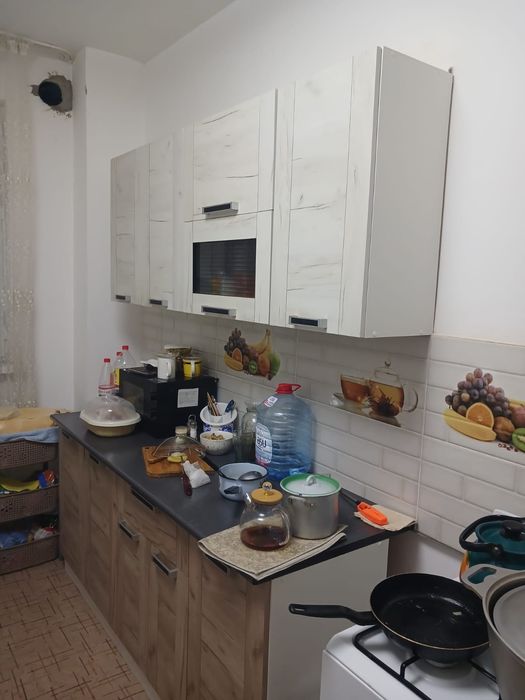 Кухонный гарнитур,прихожка