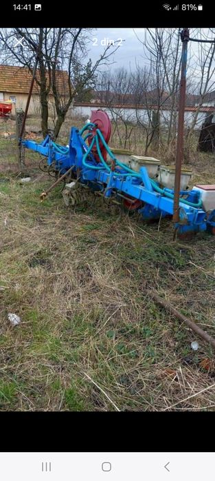 Semănătoare Monosem pe 6 rânduri.