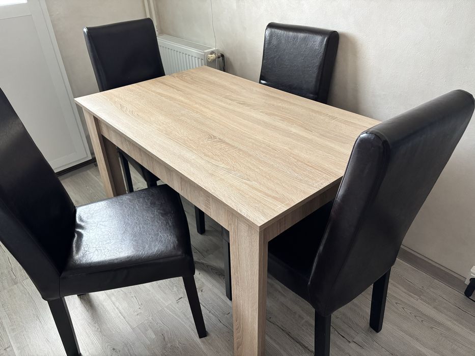 vand set scaune (4 bucati) inclusiv masa ...se vinde si separat