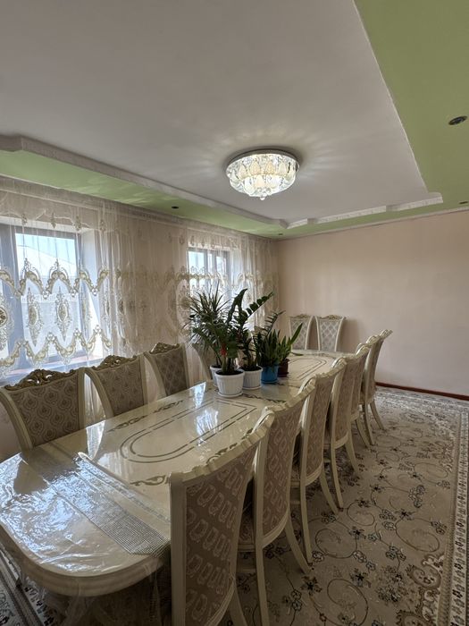 Продам стол + 18 шт стулья