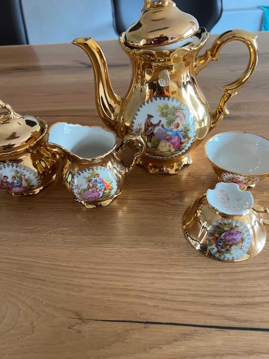 Порцеланов сервиз