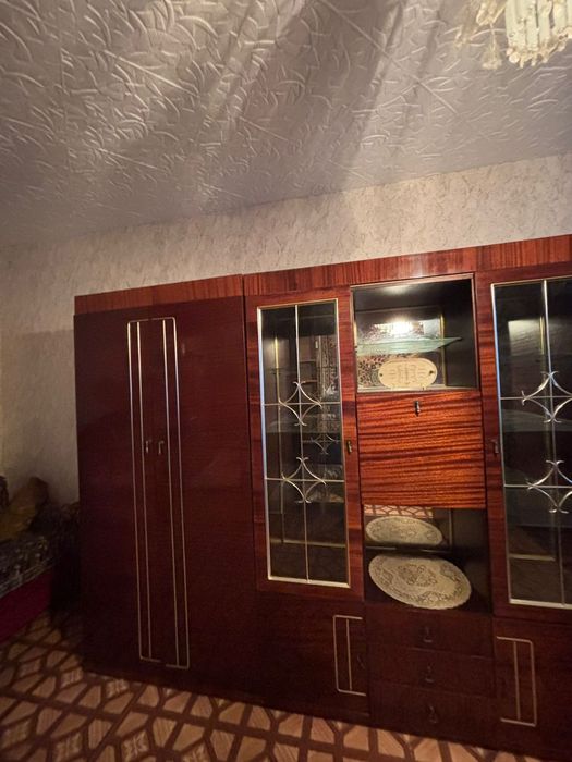 Продам сервант в отличном состоянии