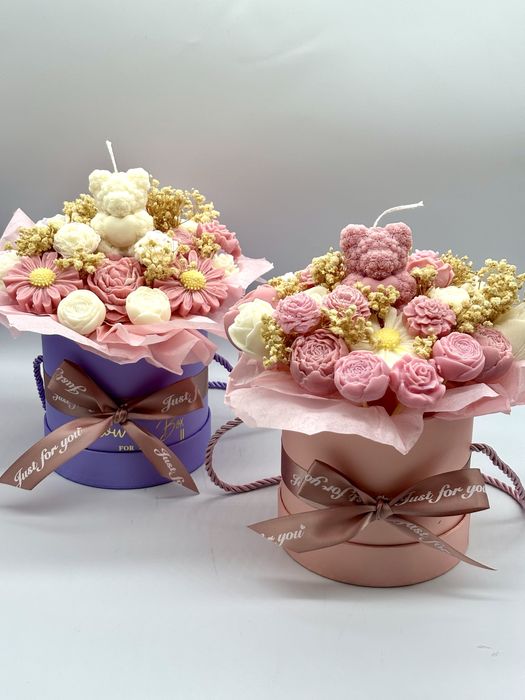 Aranjament floral din 100% ceara de soia