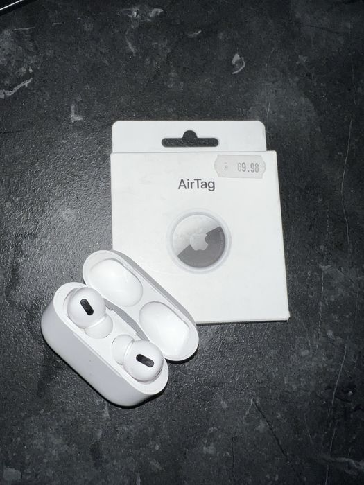 Air pods air tag