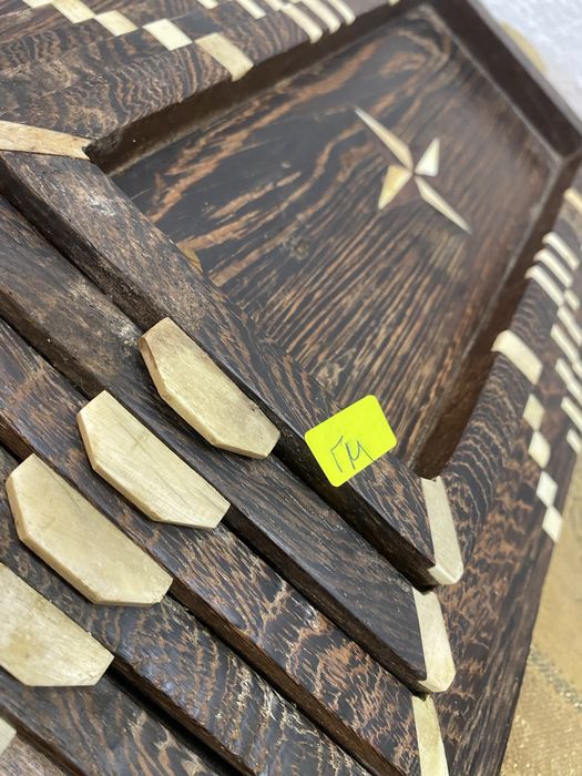 Английски подноси от тик с инкрустация