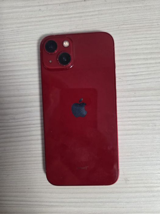 iPhone 13 in stare foarte bună