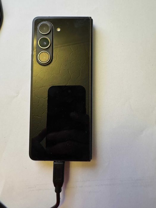Samsung Galaxy Z Fold 5 • 256 GB • Stare foarte bună • Huse + Folii + Cutie