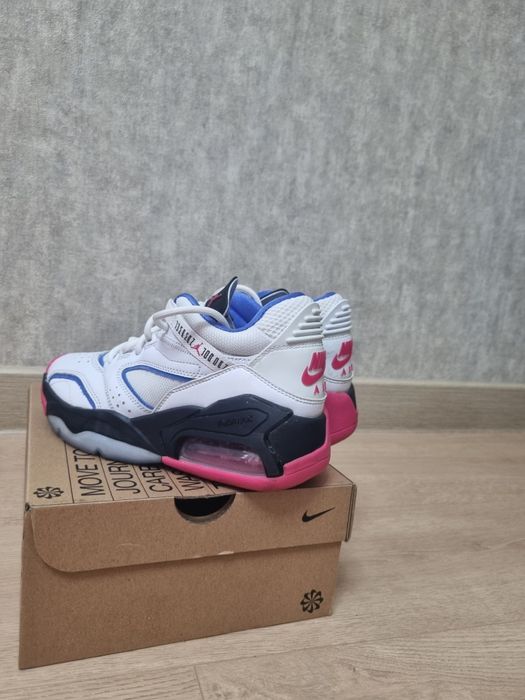 Оригинальные кроссовки Nike Air Jordan.