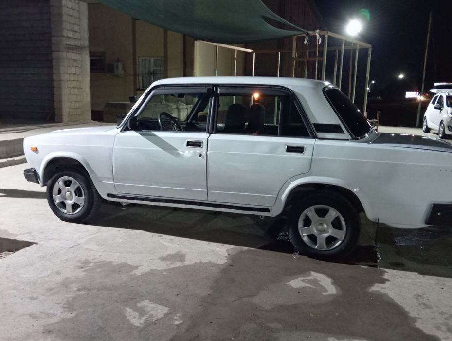 Vaz 2107 sotiladi