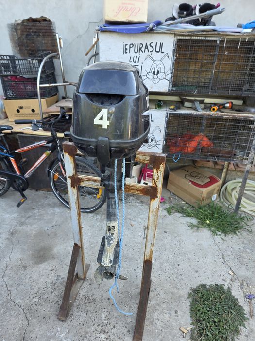 Se vinde moto barca 6 cai