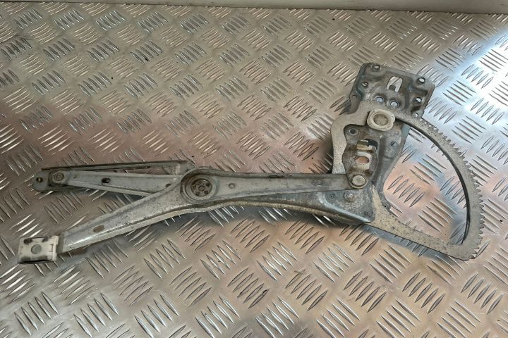 Macara stanga fata Mercedes-Benz C-Class W202/S202 (facelift)