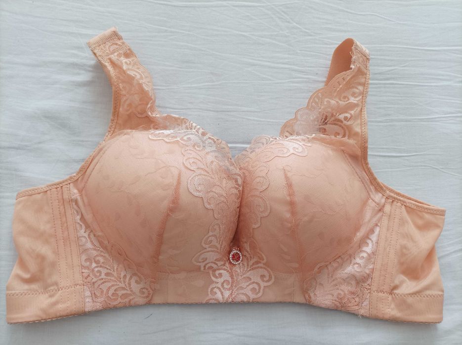 голям размер сутиени