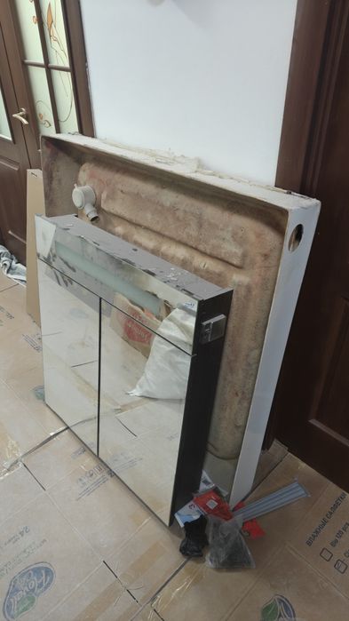Шкаф зеркало в ванную