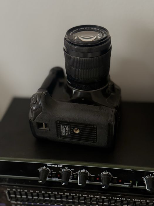 Фотопарат Кенон d600.