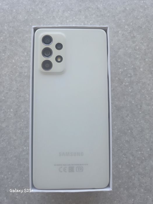 Телефон Samsung A52