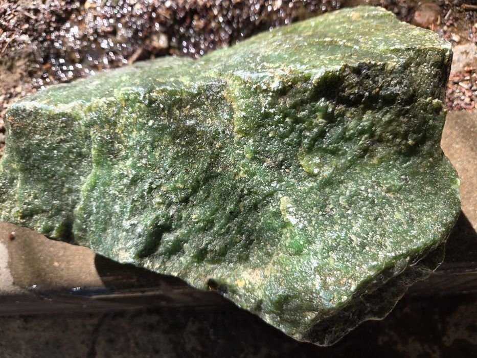 Нефрит  зелёный Бурятия