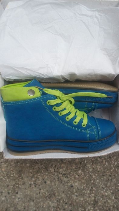 Дамски кецки нови