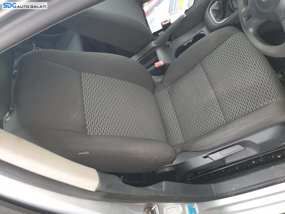 Scaun Scaune Dreapta Fata Textil Fara Incalzire Volkswagen Golf 5 2004 - 2008 [Q2053]