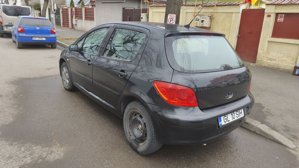 Mașina Peugeot 307 de vânzare.