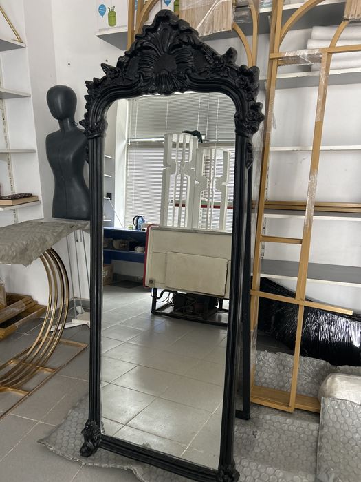 Огледало в злато или в черно