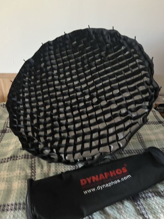 Бързосгъваем параболичен софтбокс с грид и гелове Dynapos 90см