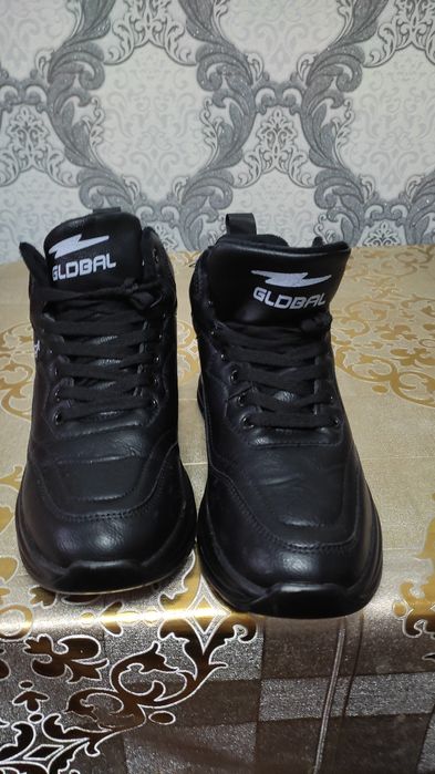 Новые зимние кроссовки