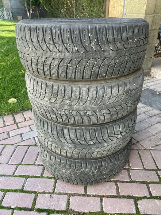 комплект зимних шин 235/55R19 TRIANGLE snowlink PL01 в хор.состоянии