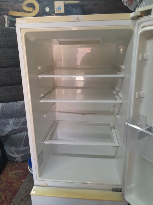 Продам Холодильник LG