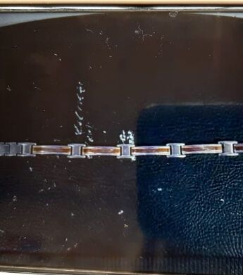 Браслет титановый. От давления.