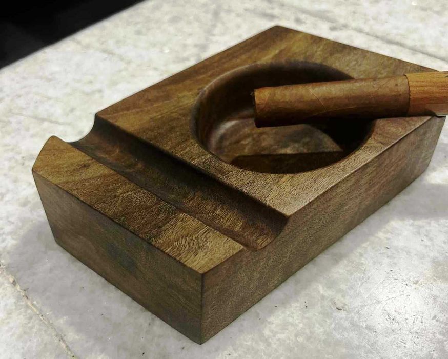 Пепелник за пури