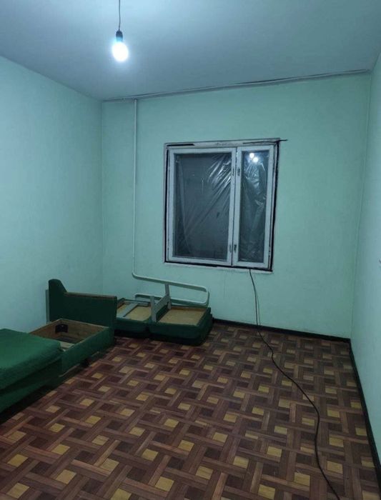 Продается квартира в Сергели 8а, 2х комнатная, 1- этаж. С лифтовойим