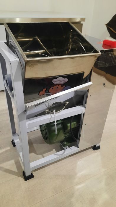 Продам тестомес новый
