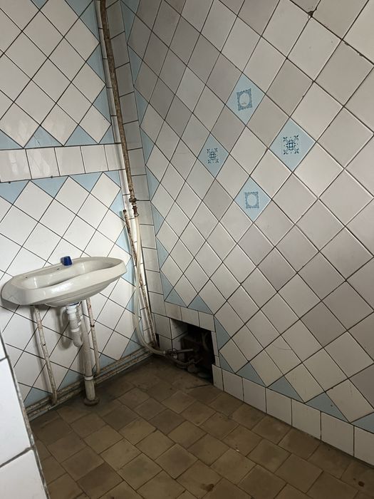 Ховли сотилади срочно