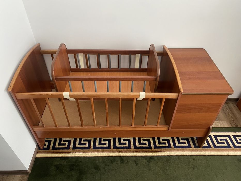 Детская кровать с колыбелькой