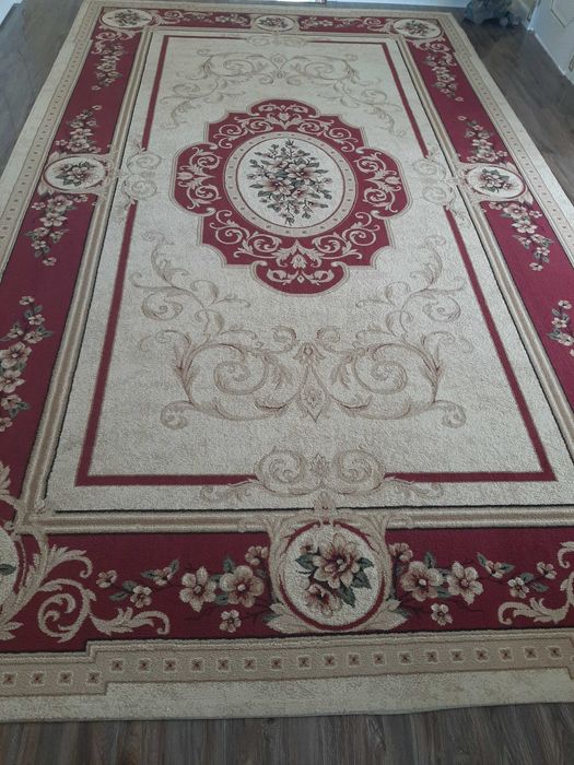 Ковер в хорошем состоянии