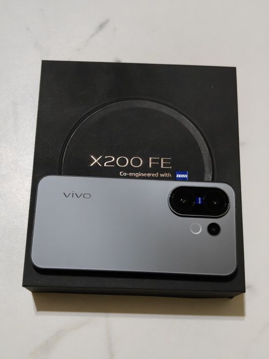 Vivo X200 FE 512 gb Ram 24 полный комплект